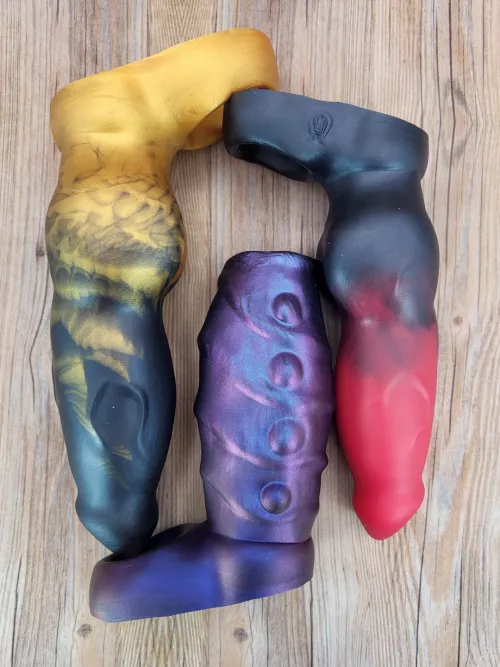 Lovely wearable sheaths! by wanderingbardtoys