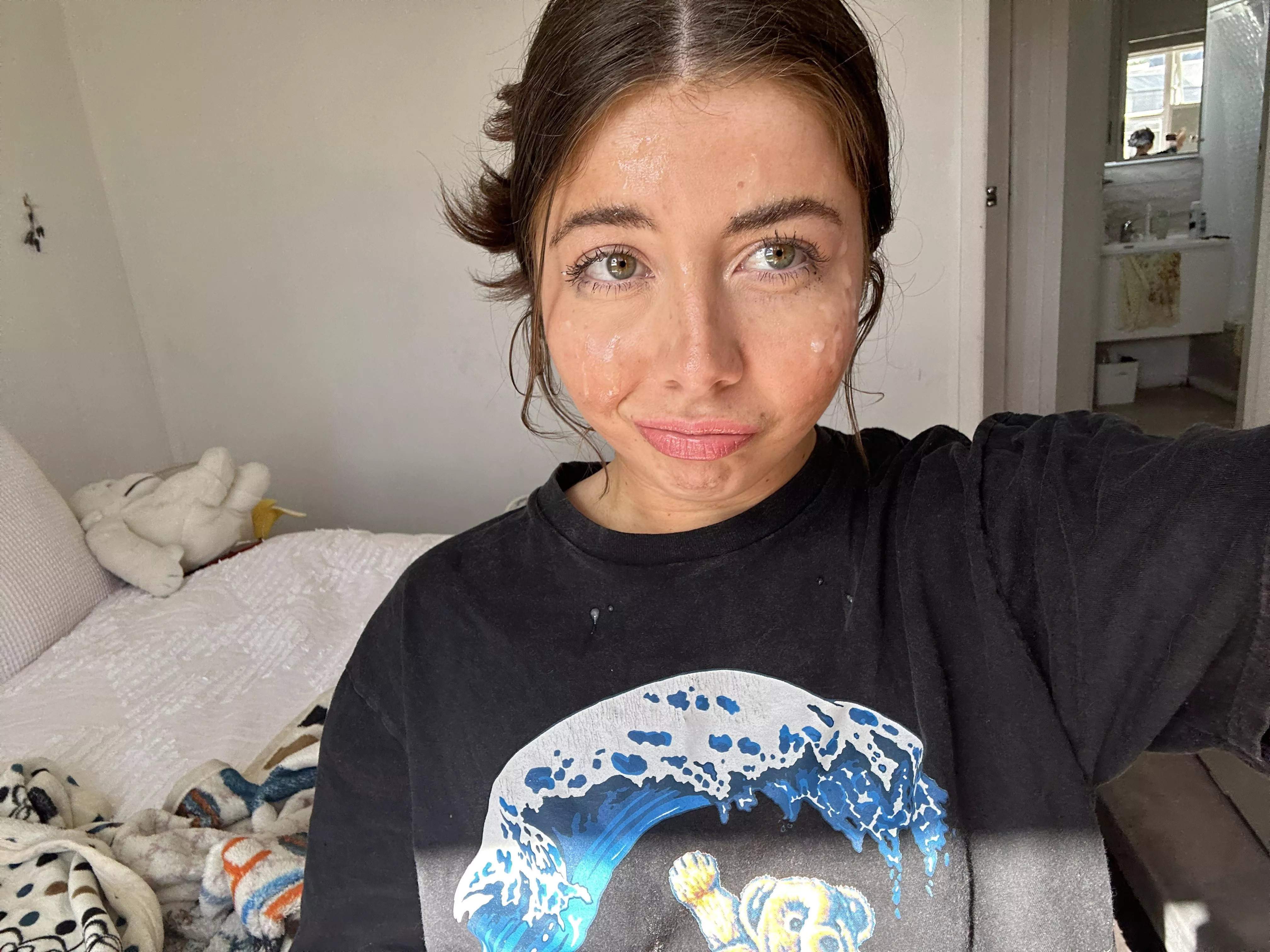 Massive morning load on my face posted by Travel_Mindless