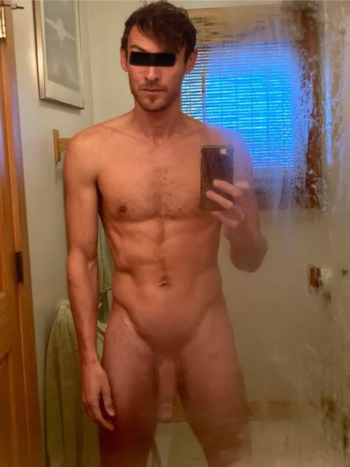 Men don’t seem to get much attention on here 🤷‍♂️ (m) by Lyrea9