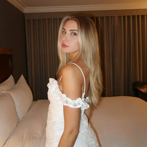 Natural curves by marialana1996