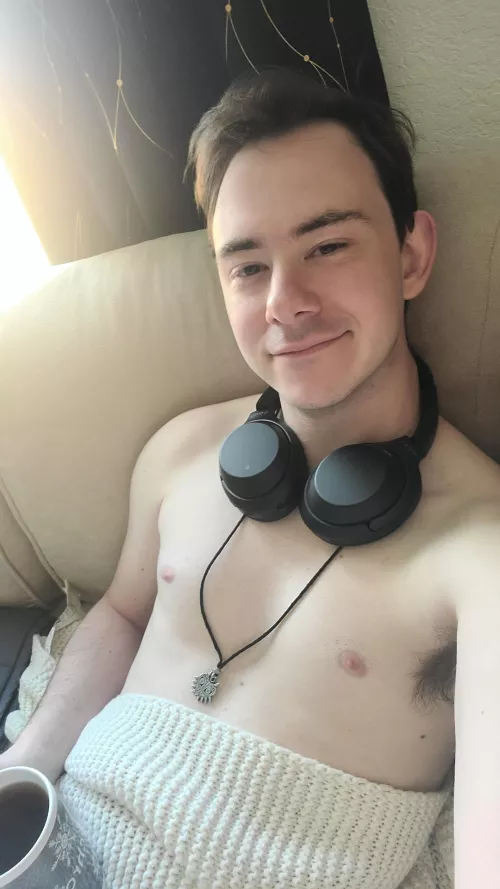 Relaxing On My Day Off 😌 by soaring_raccoon