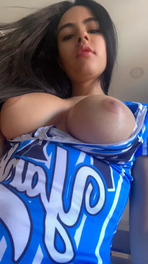 suck my huge tits. i want my areola to fill your mouth by laura_deliciosa