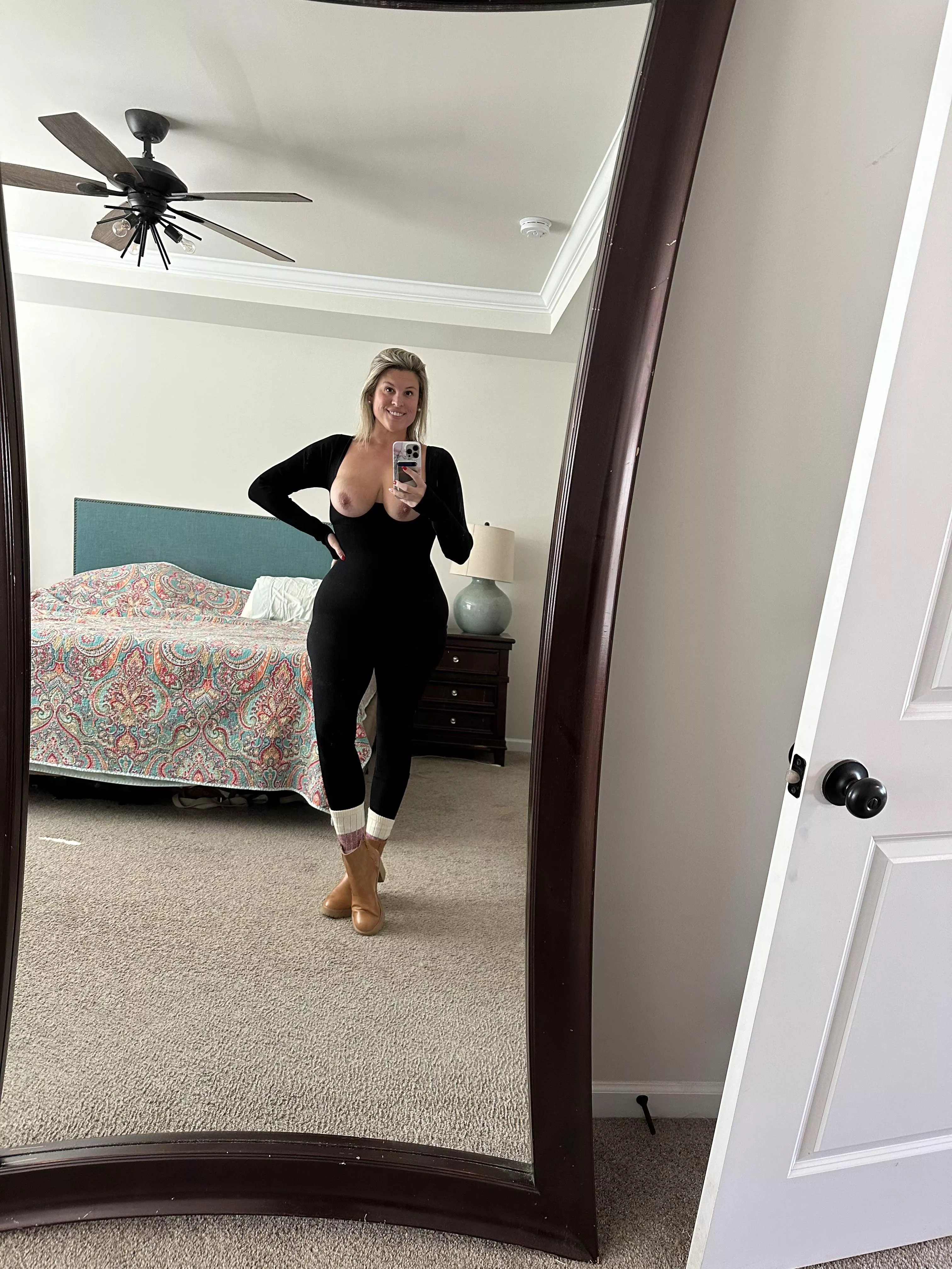 This Southern Mom is headed somewhere chilly. Will need a snuggle buddy to keep me warm. Apply within! posted by nds2014