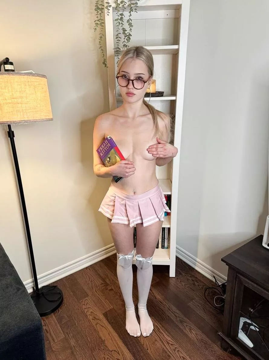 Would you like to see my lovely nipples? posted by aynurelliasm