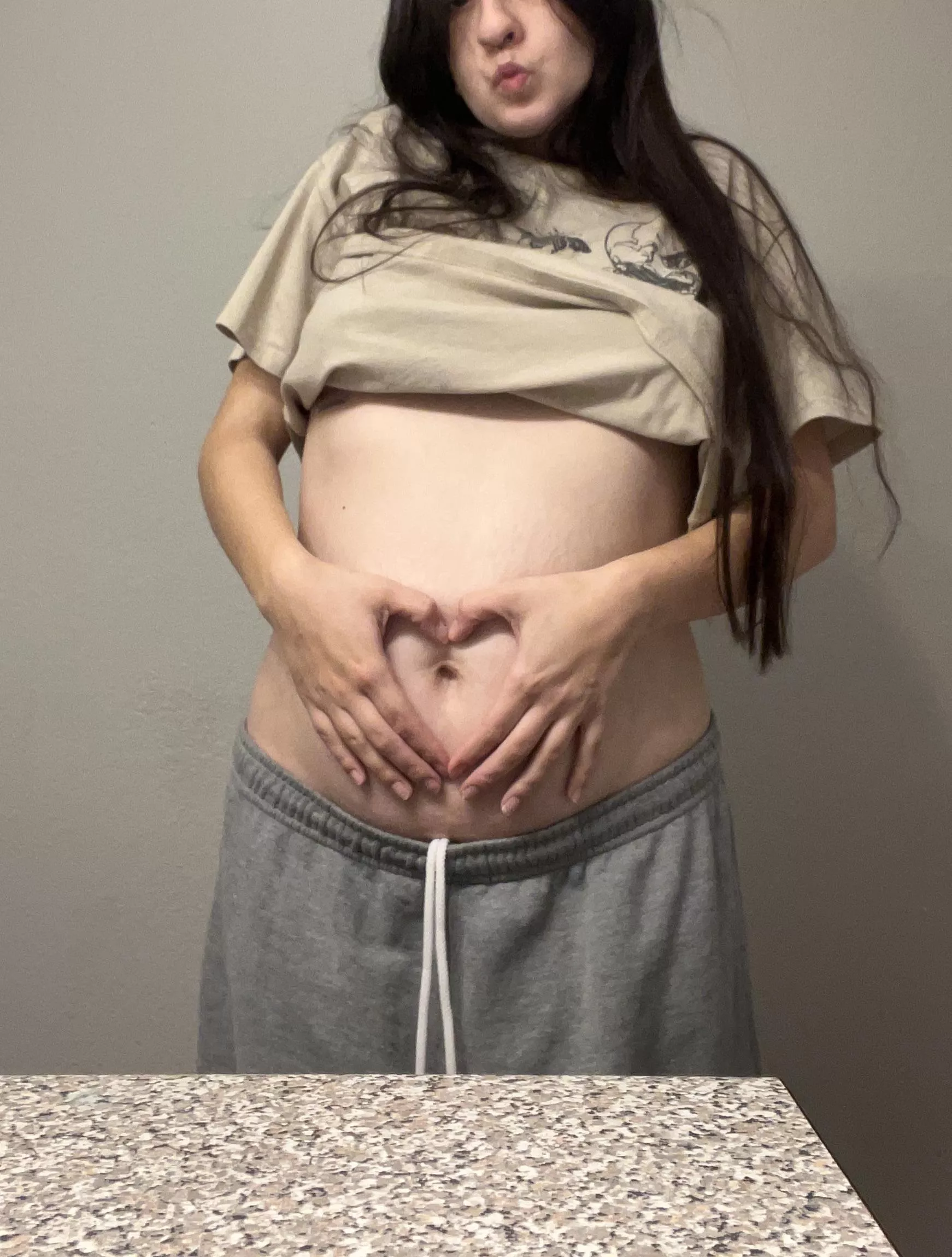 21wks with my third bb🦋 posted by moanughlisa