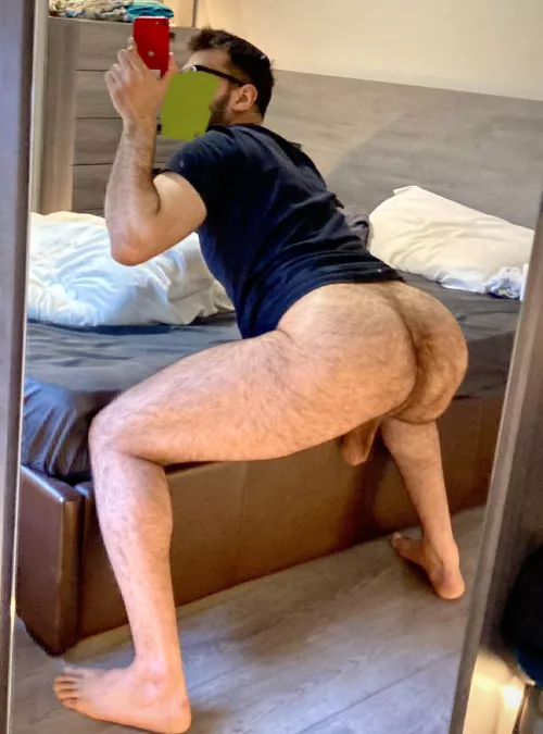 24 in shape DL verbal, Arab bottom with a big furry ass. 🤤 I want to play with my ass and jerk until I cum. 👻 Snapp: AmirKahir by amirkahir