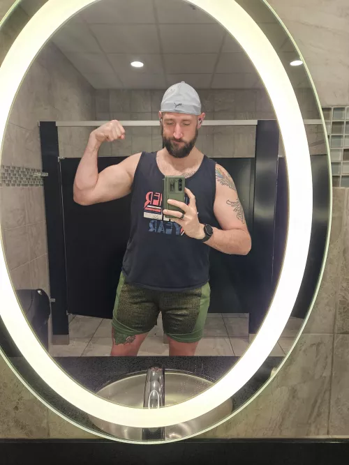 Another workout. Another Friday. Another flex. What's your workout today? by Ok-Property-2949