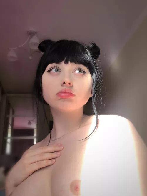 Catching sun kisses by strawwwgg