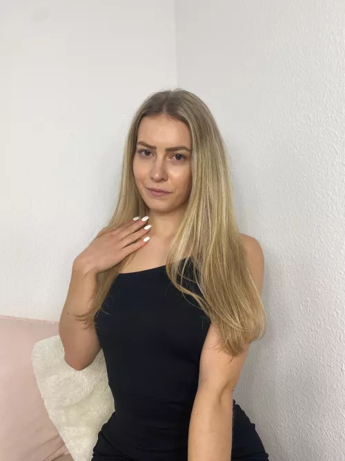 Feeling classy here by JoyfullyDroop