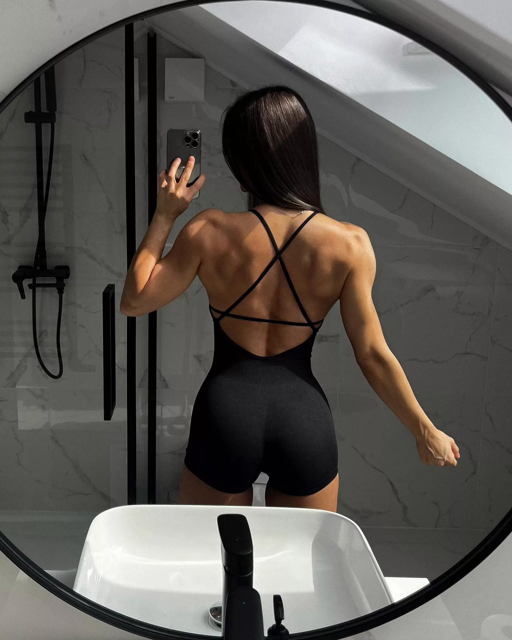 fit gym girl - @linaspysique posted by linasphysiquex