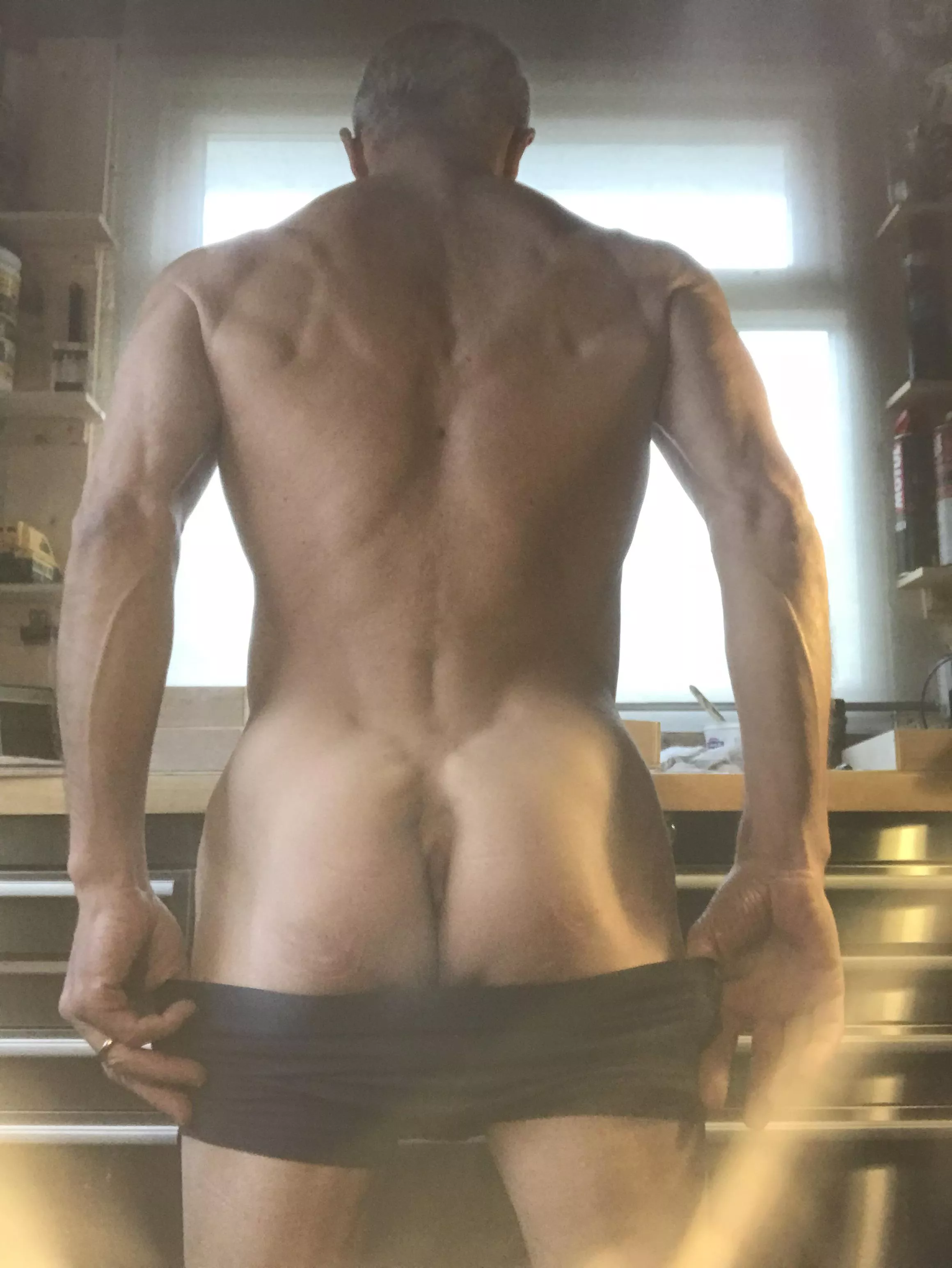 Guys from behind(m) posted by bodyhand