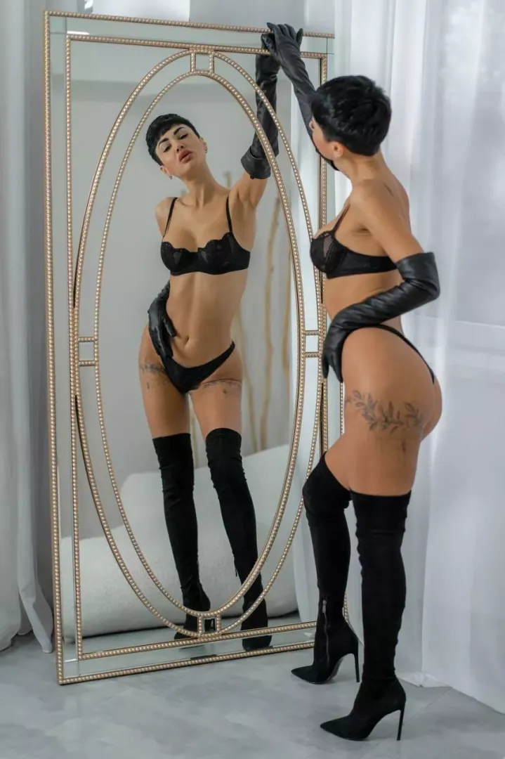 I bought very high heels, what do you think? ;) by BleakDiver