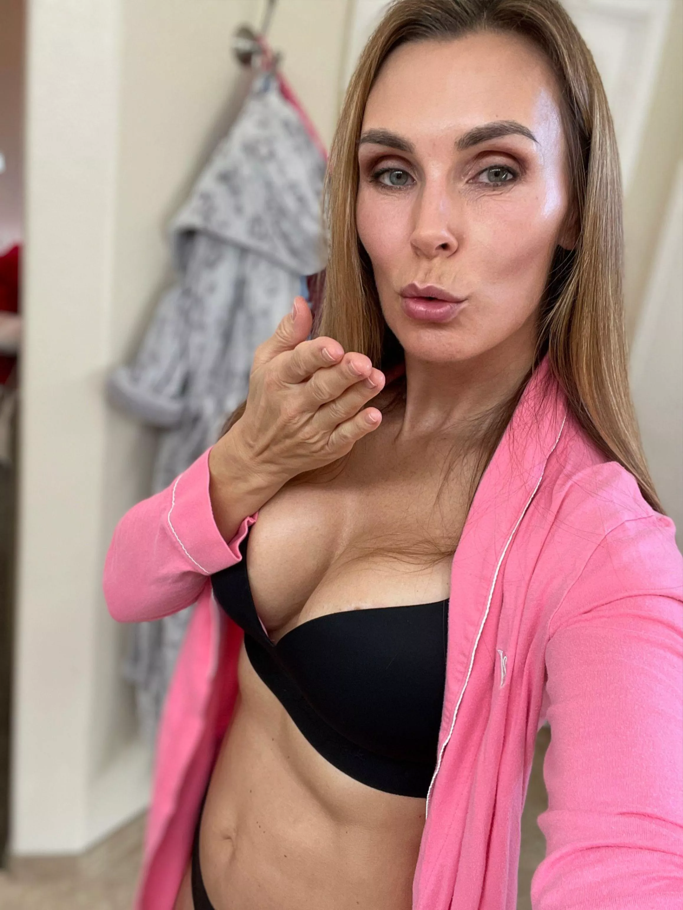 I have been told to be the Queen of Hearts posted by TanyaTatexxx