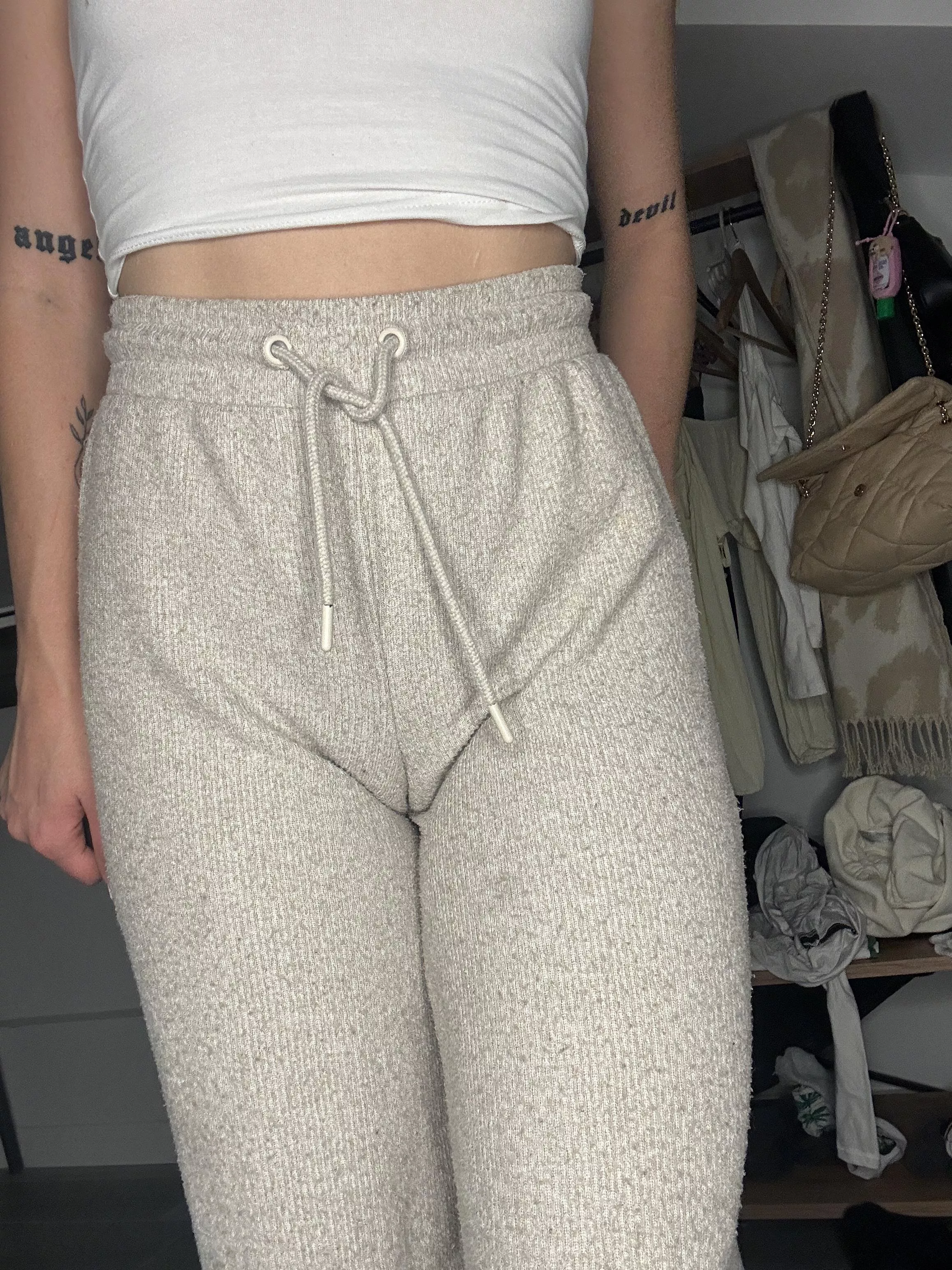 I love Walking without panties all day posted by zmot25