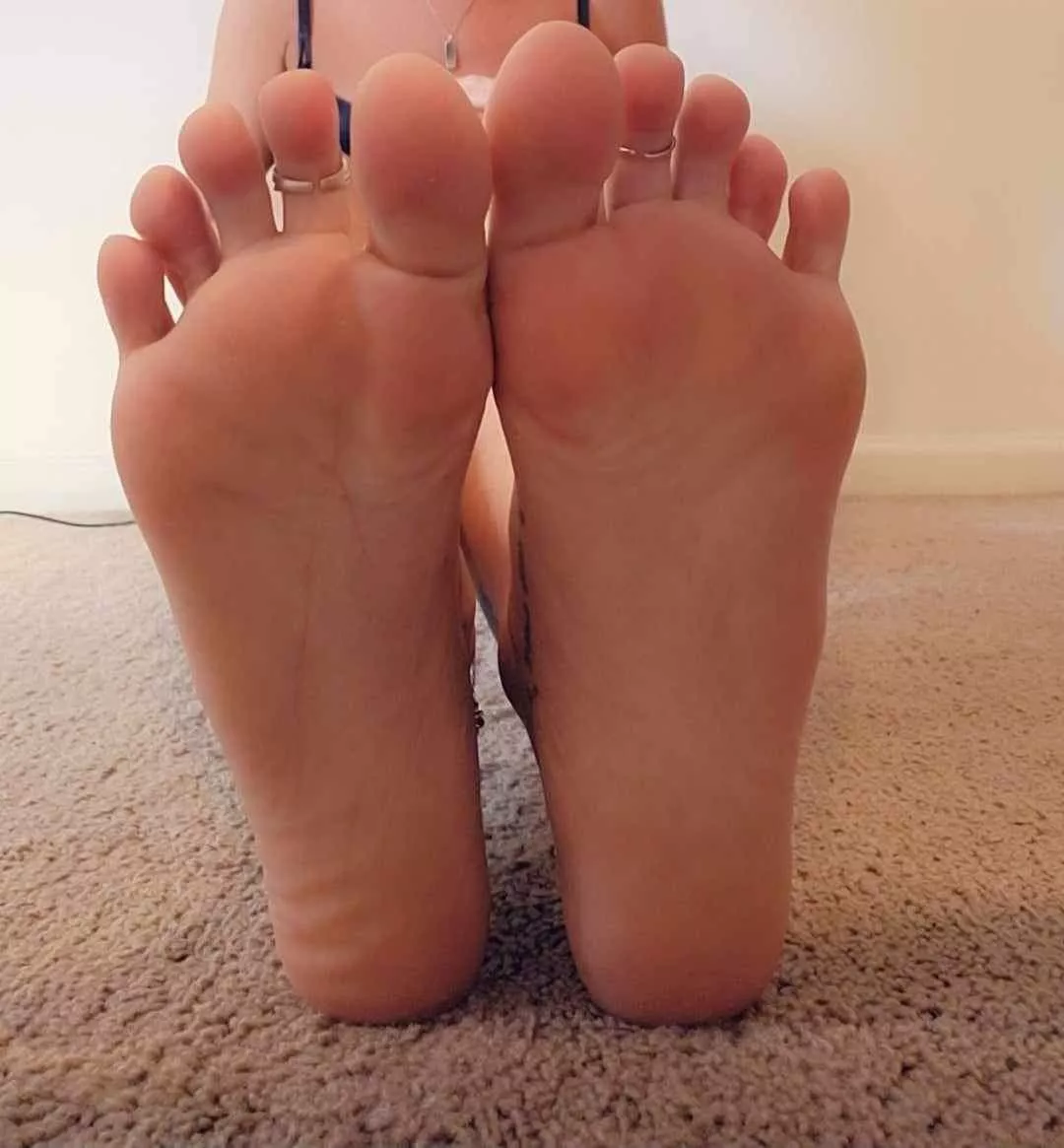 I need somewhere to rest my feet posted by TwoFeetUnder91