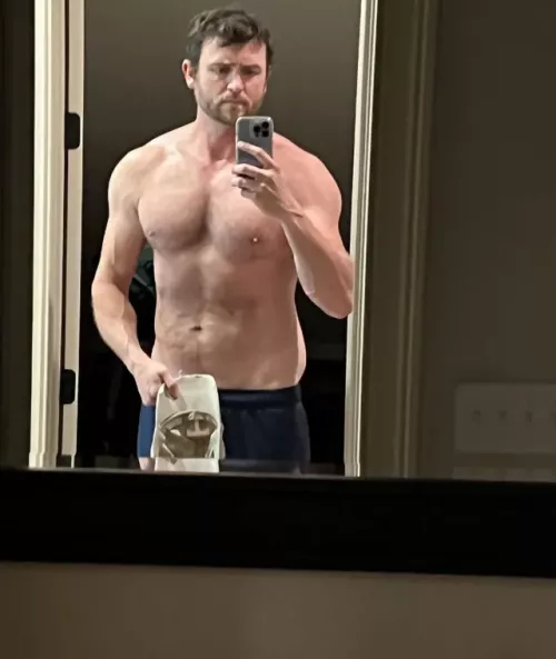 Is this the right vibe for this joint? by NormalGuyKindaHung