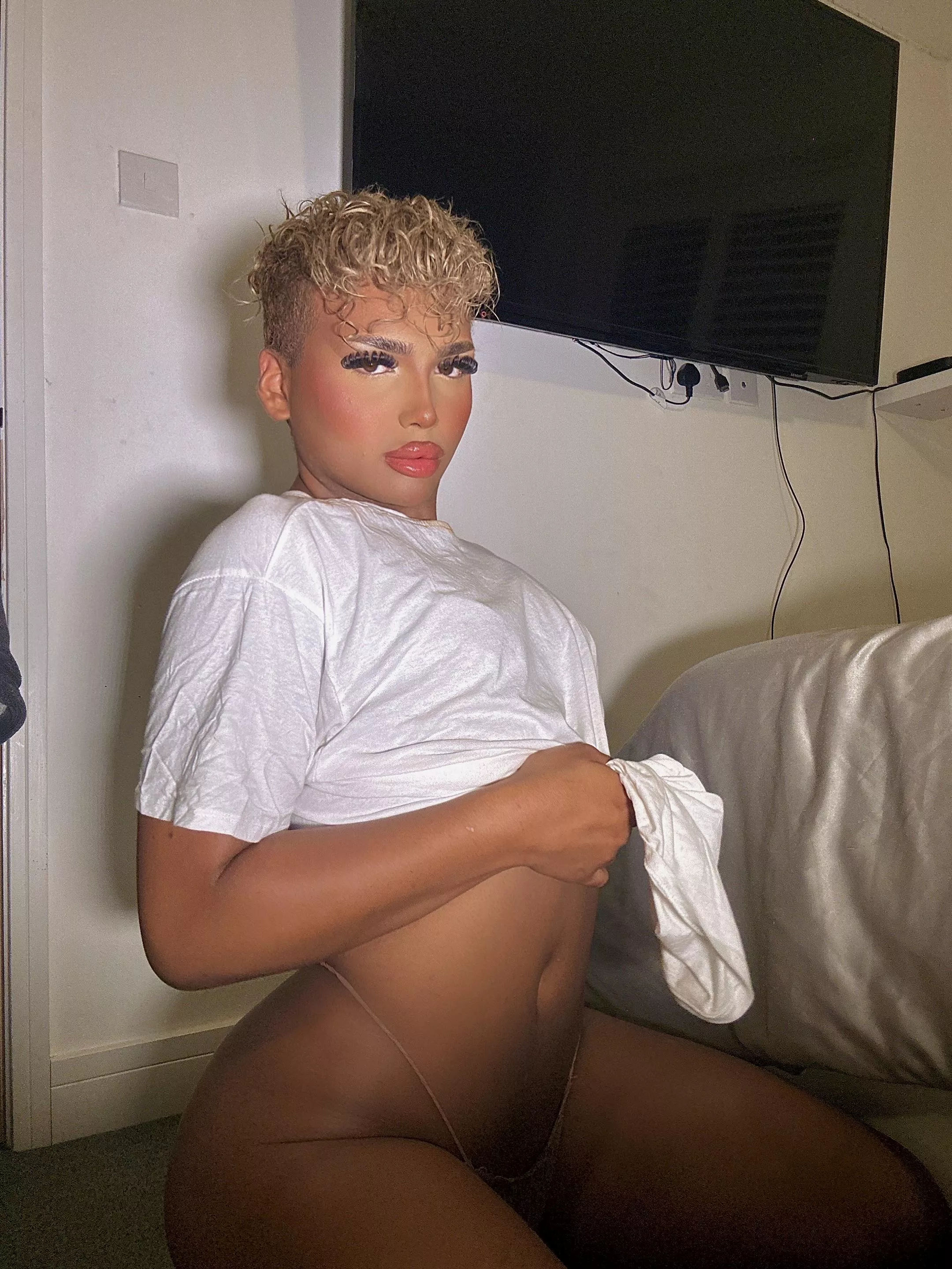 Just a cute blonde fem babe posted by blondebbyalfie