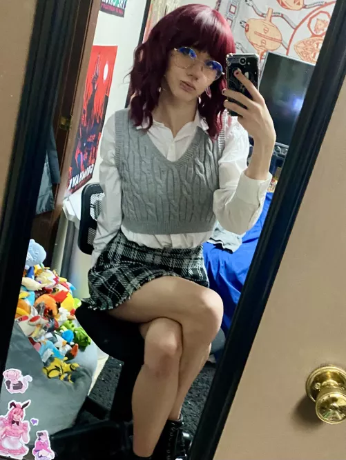 Just a cute nerd who doesn’t wanna study anymore 🤓 by Garb0w0dor