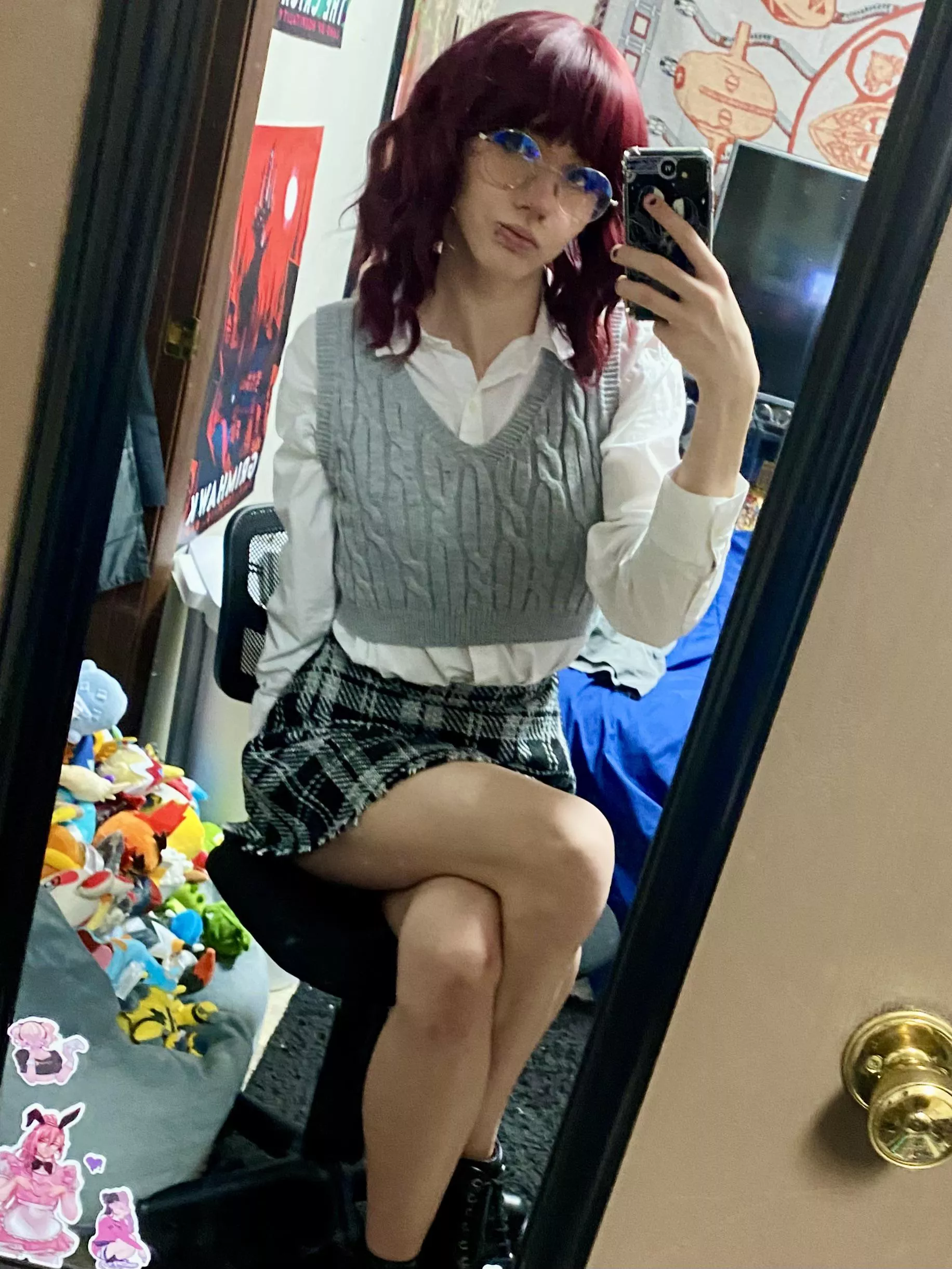 Just a cute nerd who doesn’t wanna study anymore 🤓 posted by Garb0w0dor