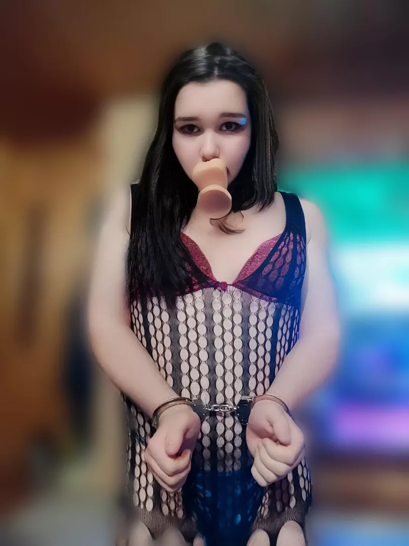 Make me ur Bitch😘 posted by Cultural_Weakness_55