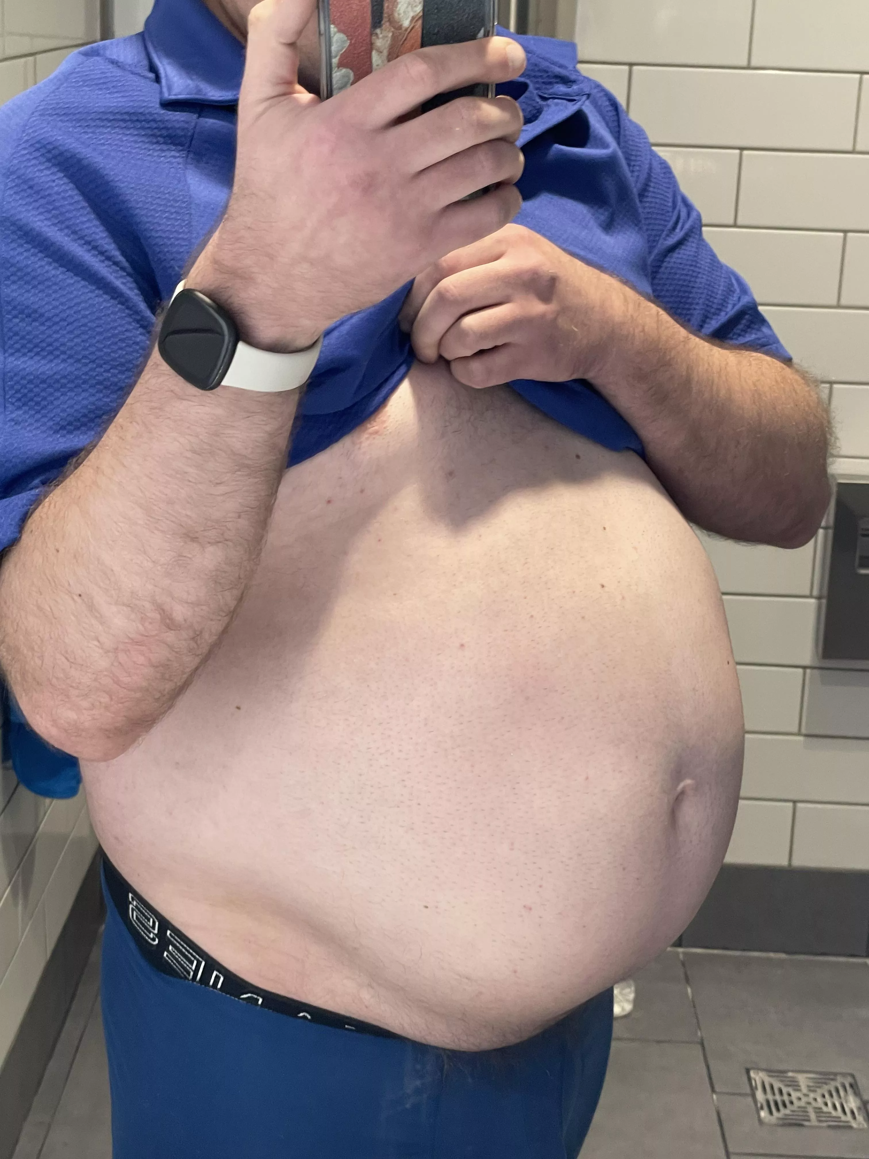 My big round belly posted by Sheupe