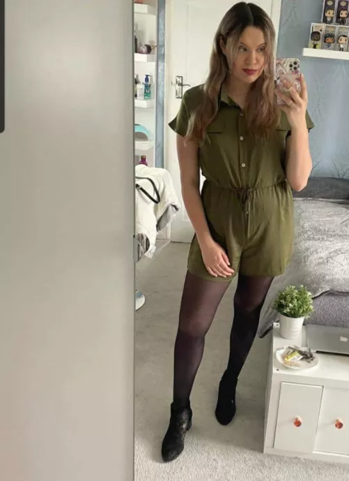 My new gf Molly by Wanderingstarsigns