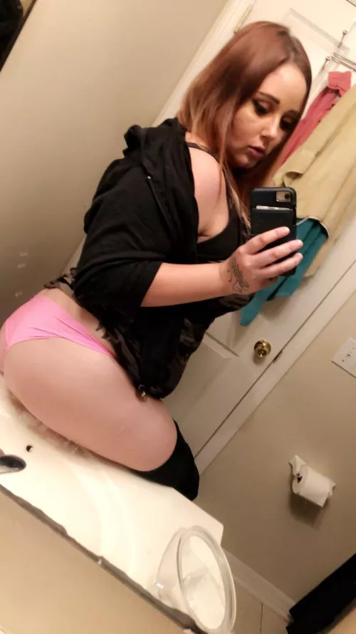 Nothing like being a newbie and having a small booty hehe 😜 here yall go have at it ! by Kittyxoxo_addmionsnp