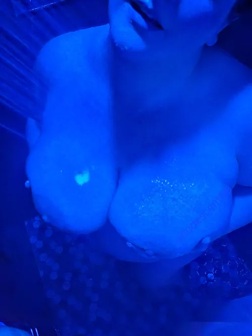 Playing in shower 😉 by iridescent69