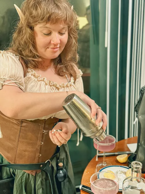 POV I’m the half elf making you a drink at the tavern by joyxstix