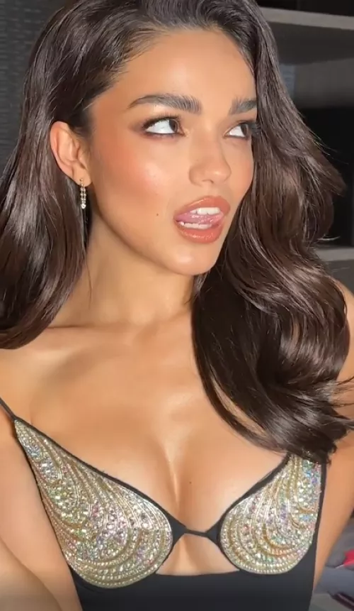 Rachel Zegler by yashy20