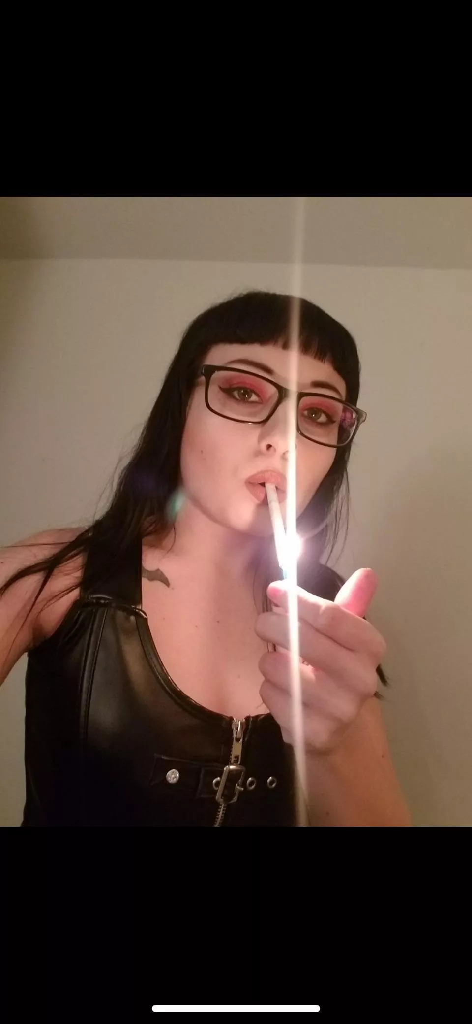 Smoking 🔥 posted by alienxbee