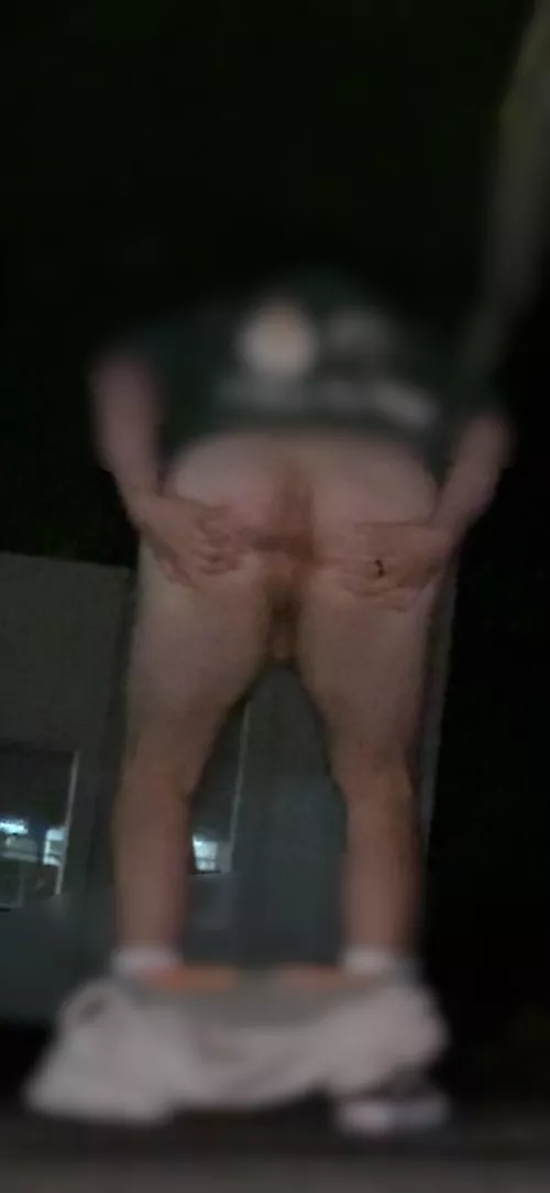 Spread my hole in public by Floppyballsacks