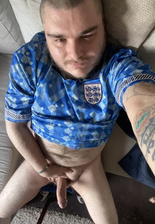 Who wants to get hot and sweaty with me? by TheMVP94