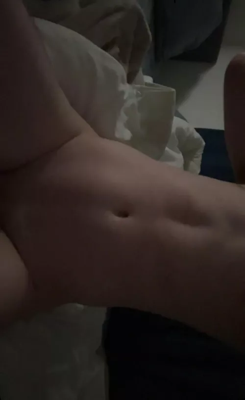 would u put a bulge in my tummy? :3 by umwik