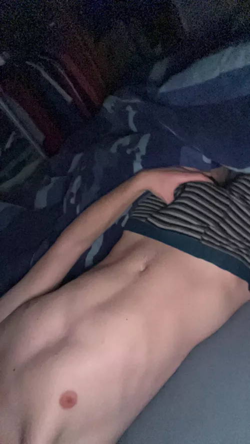 19 m fit guy looking for fit guys to snap with :) dm me or add adam.guilfoyle by Final_Organization36