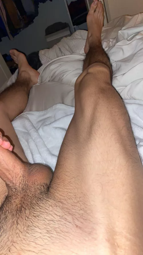 21 us. Hung++ feet++ fit+ hmu sc offANDon10 by No_Thought_4437