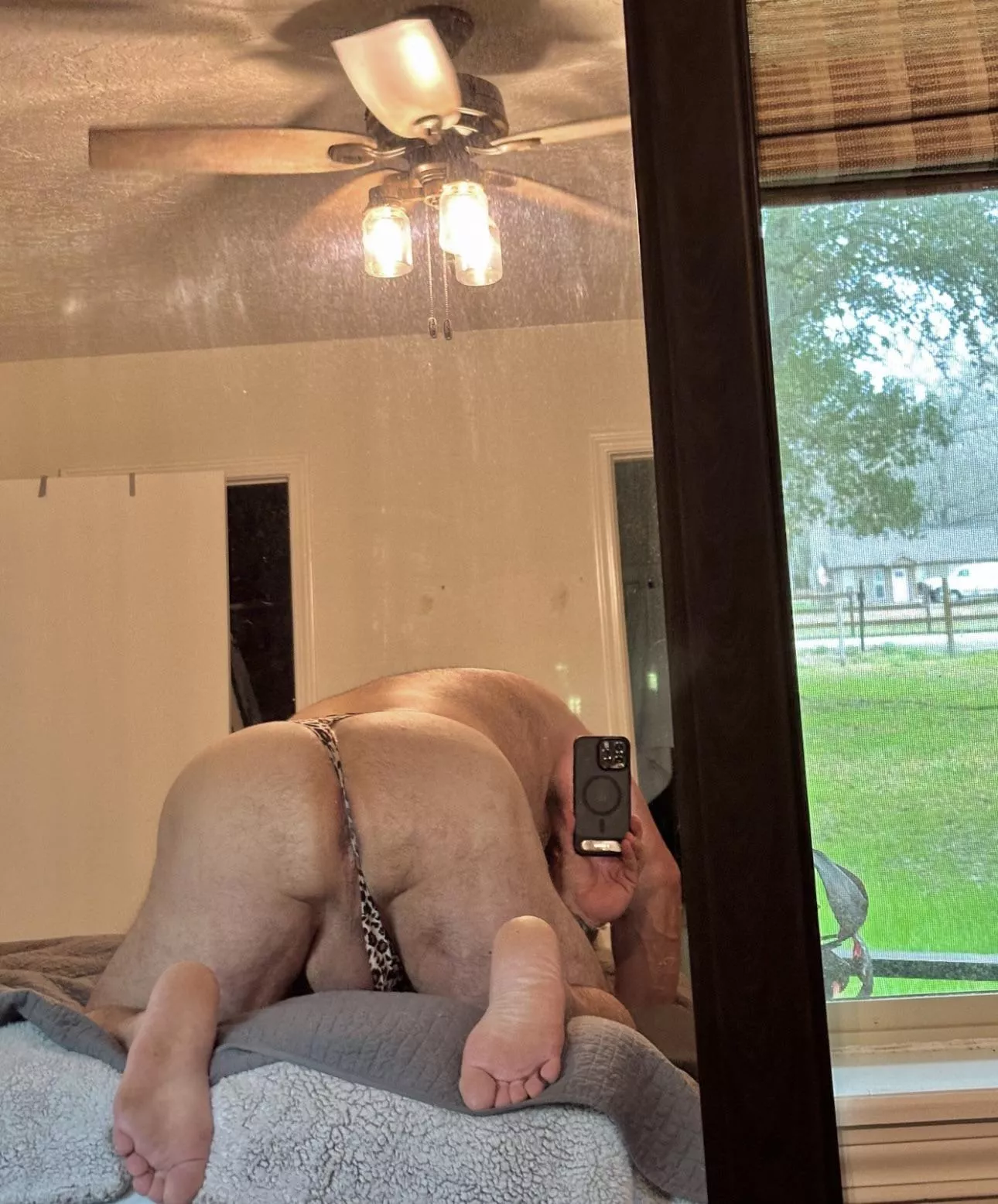 [37] Neighbor walked by and saw me. Who’s cumming in? posted by DonkNasty