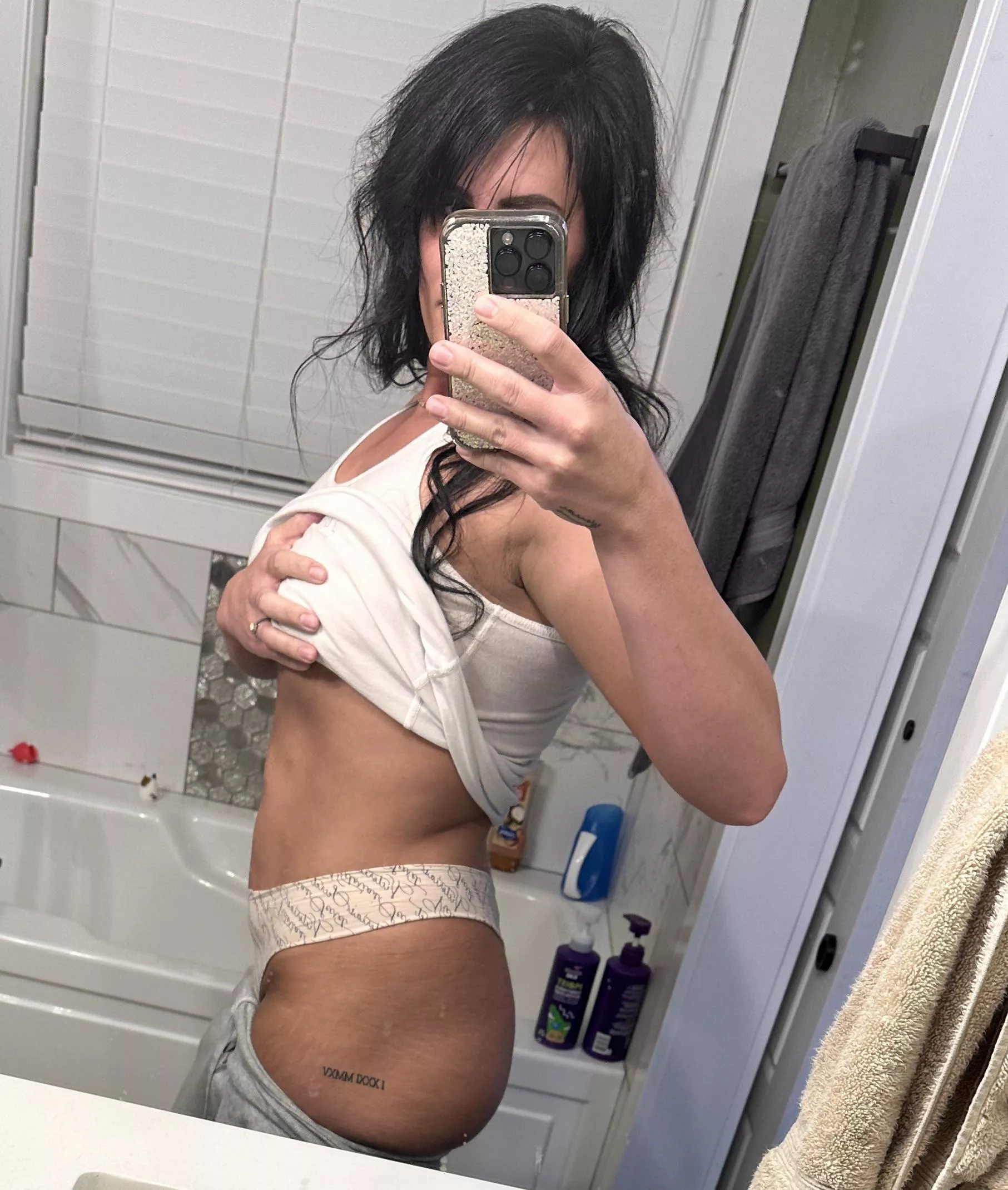 A peak of my ass posted by hough_courtney_