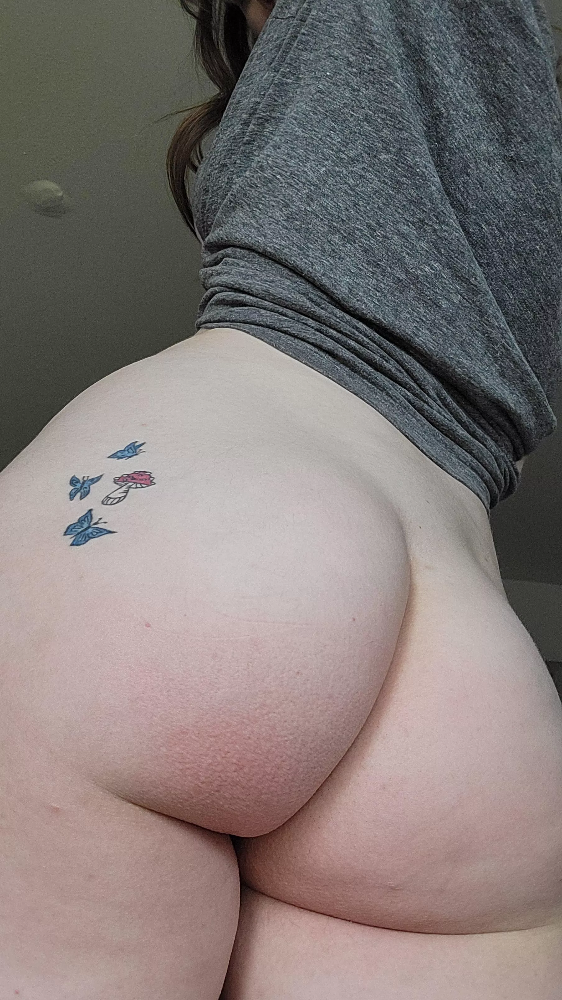 All this ass and no one to play with it posted by Luciferbutfemale