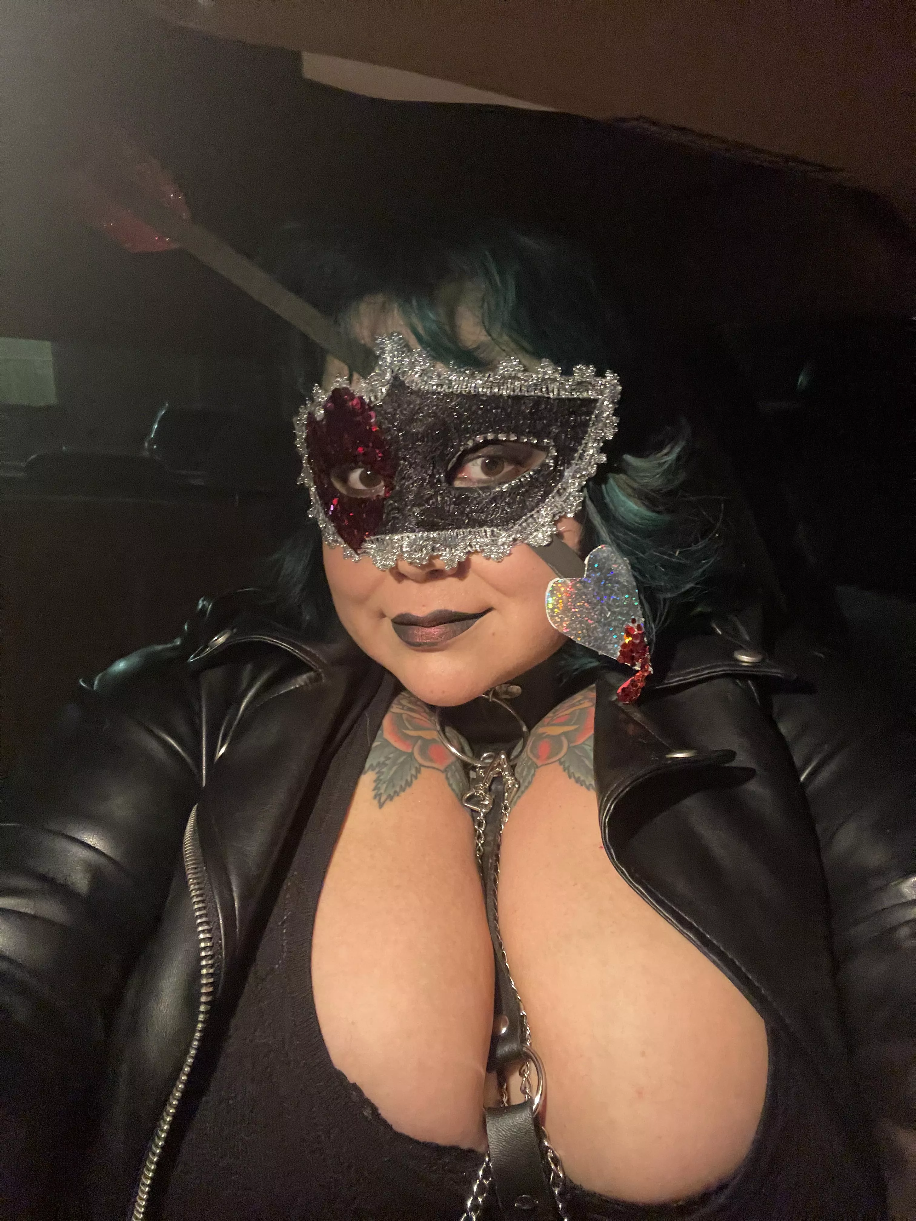 Be my Valentine? 💘 posted by anomalee-spectre