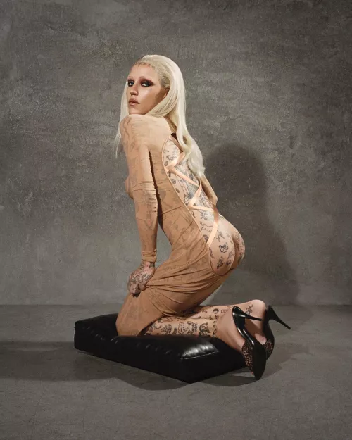 Brooke Candy by lipslikesugar__