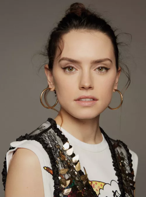 Daisy Ridley by summercloudsadness