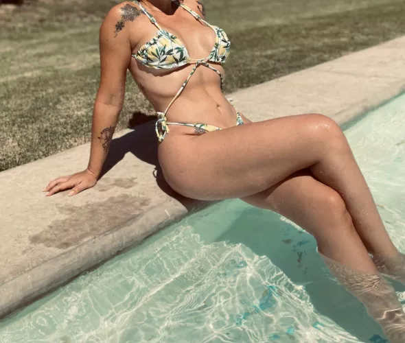 Days like today make me hot. by BlackWOxxx