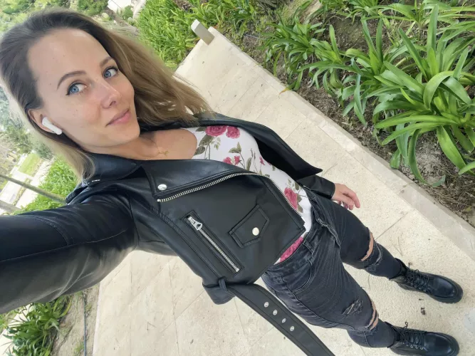 Happy weekend, folks 😋 by iamsagittarina