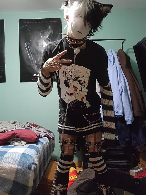 I adore looking edgy by GlassClosetedFurry