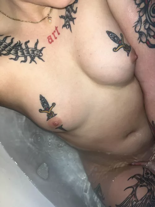 I get so honey in bathes by jenasins69