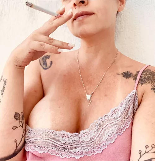 It feels so good to watch me smoking, right? by BlackWOxxx