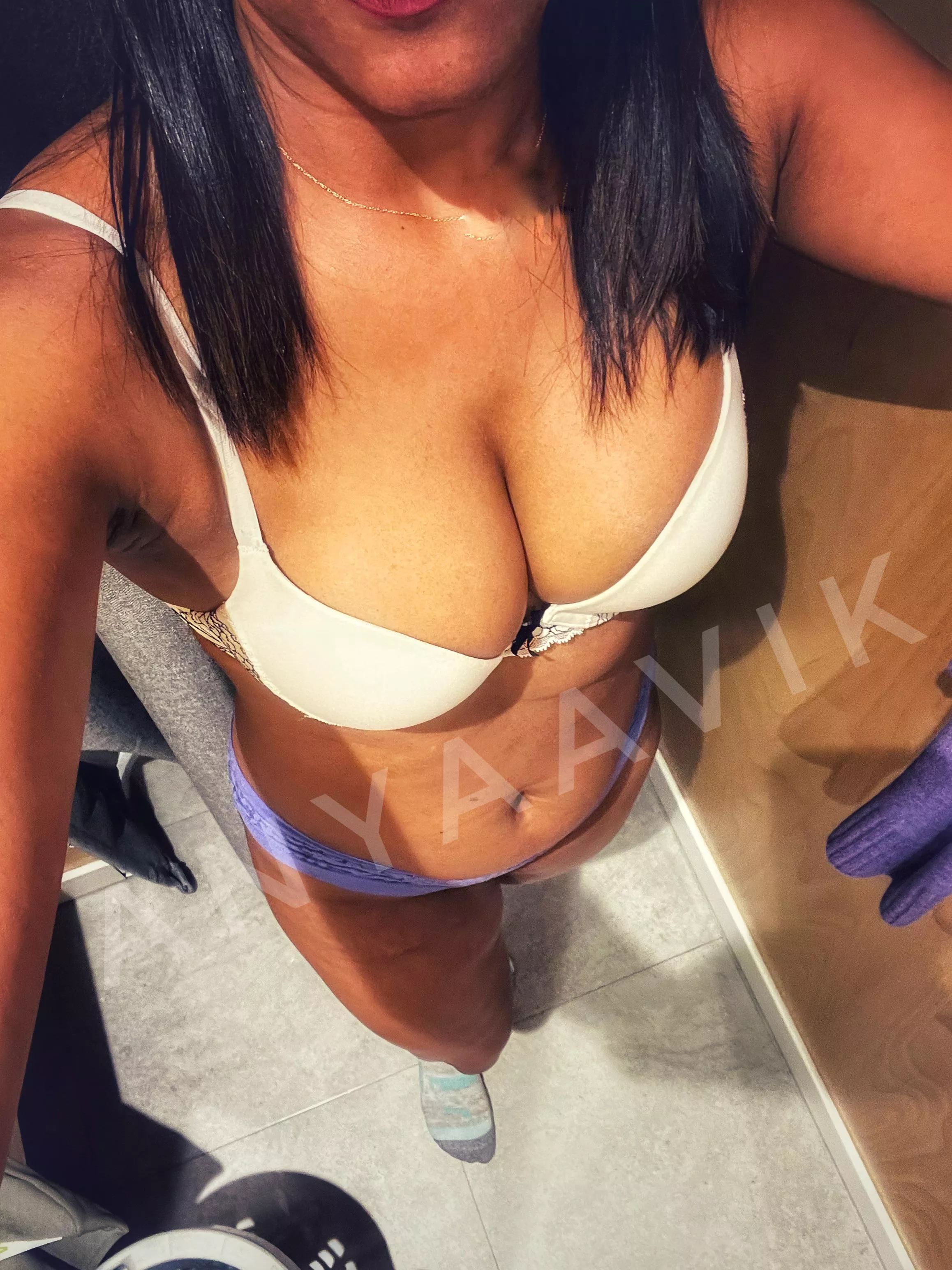 Just another day at the trial room ! [F] posted by AnyaAvik