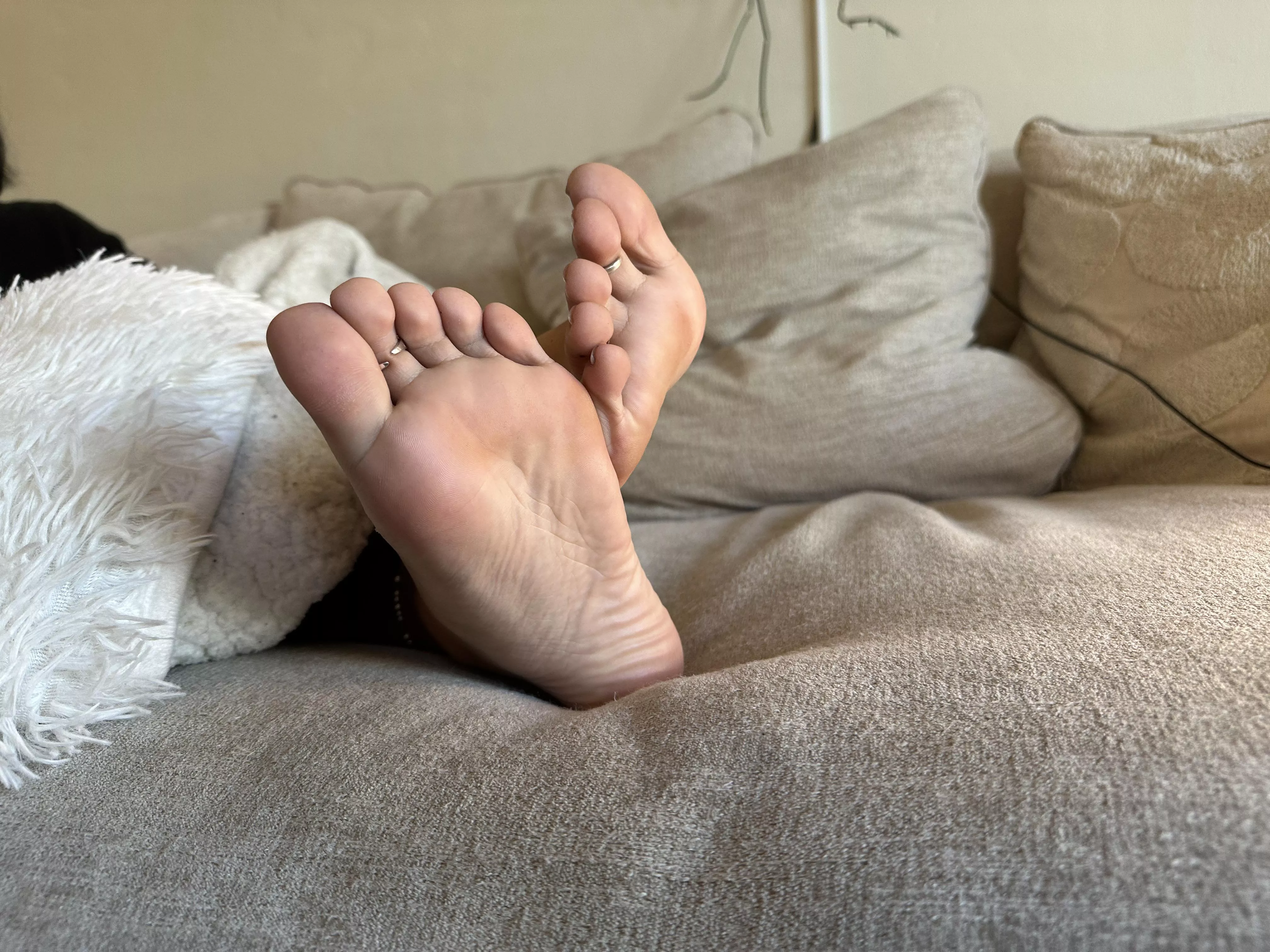 My toes taste like skittles! posted by ellasophiaa