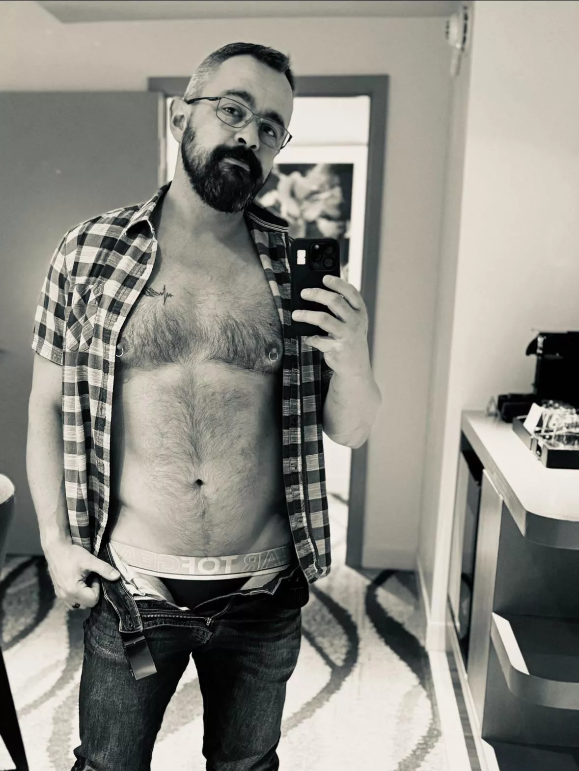 Need a good boy to keep me company. [46] posted by iowacowboy77